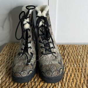 Yes we vibe Paisley Lace-Up Ankle Boots with Faux Fur Trim - Black/Beige